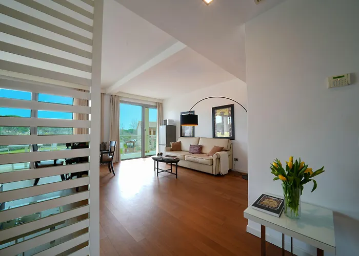 Hotel Tower Plaza 5*