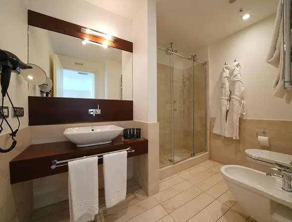 Tower Plaza Hotel 5*